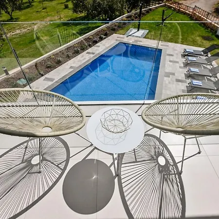 Luxury Ante With Pool Villa Dobrinj