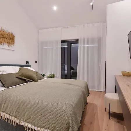 Luxury Ante With Pool *