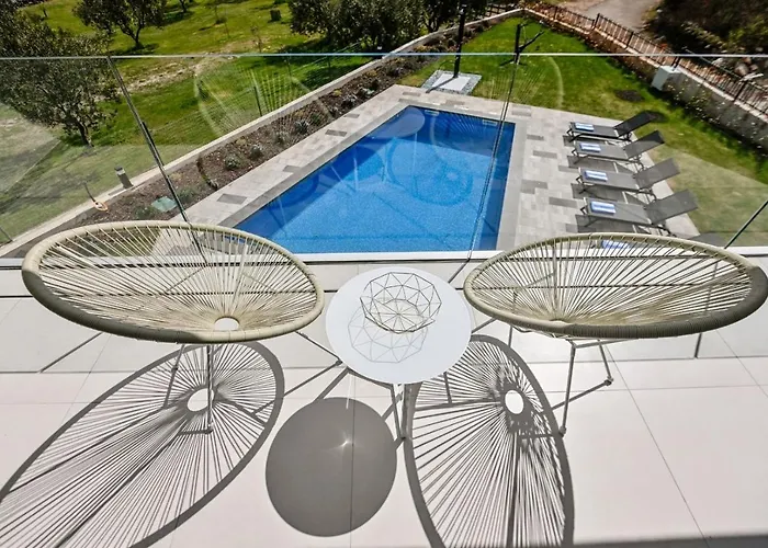 Luxury Ante With Pool Villa Dobrinj