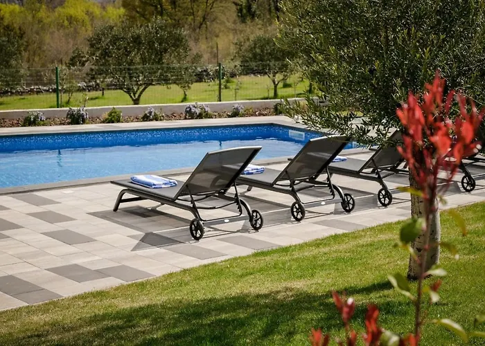 Luxury Ante With Pool Dobrinj