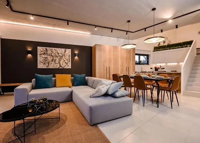 Luxury Ante With Pool *