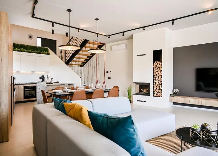 Luxury Ante With Pool Villa *