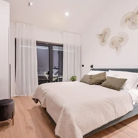 Villa Luxury Ante With Pool