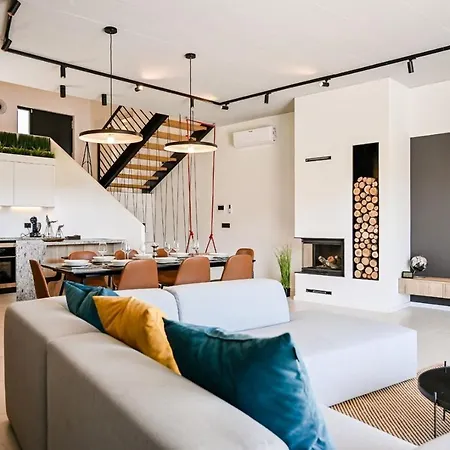 Luxury Ante With Pool Villa *