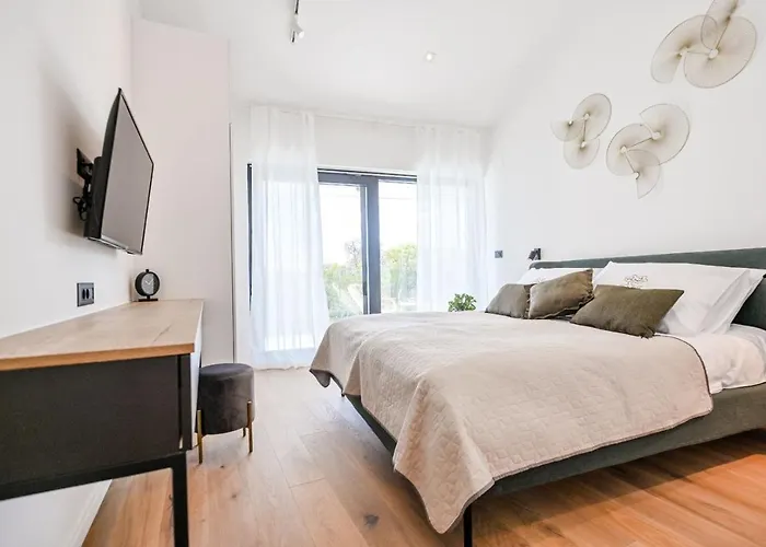 Luxury Ante With Pool *