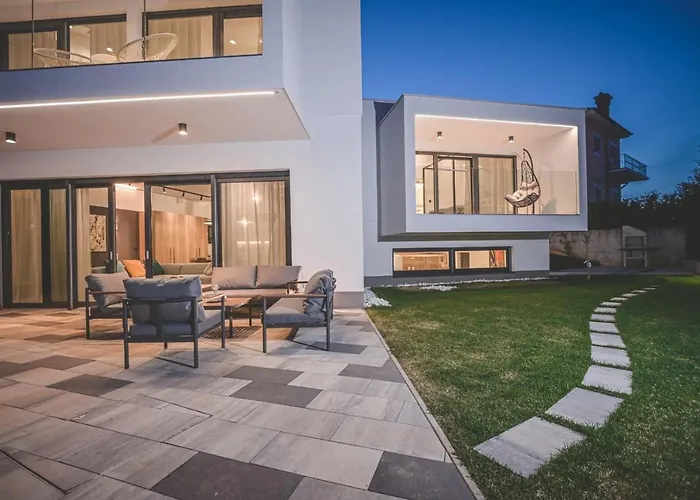 Villa Luxury Ante With Pool